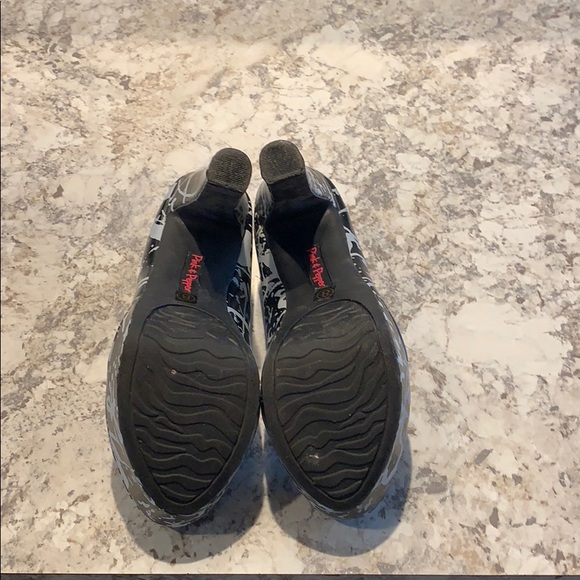 Black splatter high heels - Picture 3 of 4